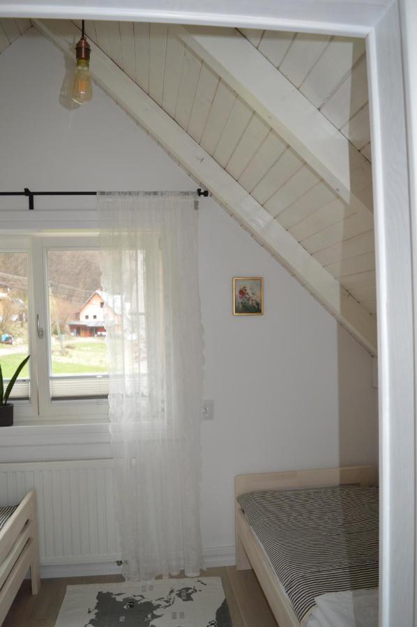 Bialy Domek Tylmanowa Esterno foto